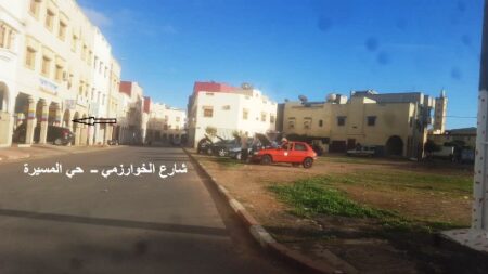 بالصور: في تحد صارخ، ورشة لإصلاح محركات السيارات تستمر في إحداث الضرر لساكنة حي المسيرة بأكادير بالصور: في تحد صارخ، ورشة لإصلاح محركات السيارات تستمر في إحداث الضرر لساكنة حي المسيرة بأكادير