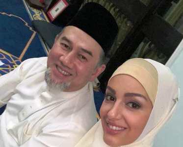 الملك محمد الخامس يتزوج ملكة جمال روسيا بعد مرور 10 سنوات عن طلاق زوجته الأولى.(+صور)