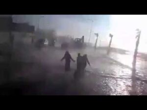 بالفيديو:ميني تسونامي يضرب شواطئ أكادير وسط تحذيرات الأرصاد الجوية