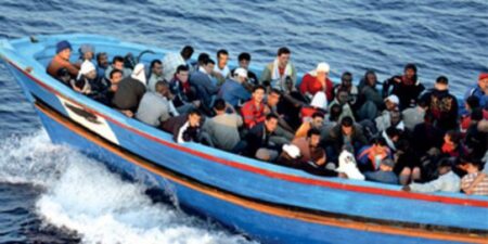 عااجل بأكادير.. القوات العمومية تحبط أكبر عملية للهجرة السرية، وتحجز 15 حقيبة ظهرية بعد فرار "الحراكة"