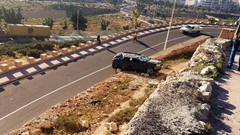 +فيديو معبر: حادثة هتشكوكية جديدة بأكادير أوفلا، ينجو منها سائق “كاط كاط” رفقة فتيات من الموت بأعجوبة غريبة.