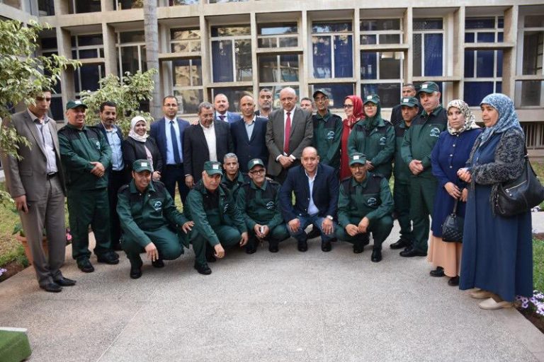 أكادير : مطالب بتحرير شارع رئيسي ممنوع على سيارات الأمن والاسعاف والاطفاء ؟