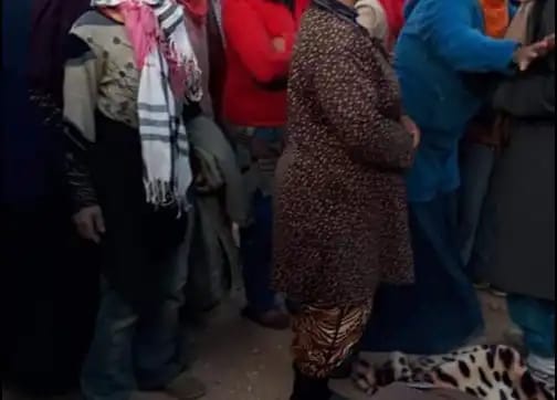 فاجعة: وفيات بالجملة في حادث اصطدام قوي بين شاحنة الدجاج و أخرى لنقل العاملات الزراعيات في مشهد مروع.