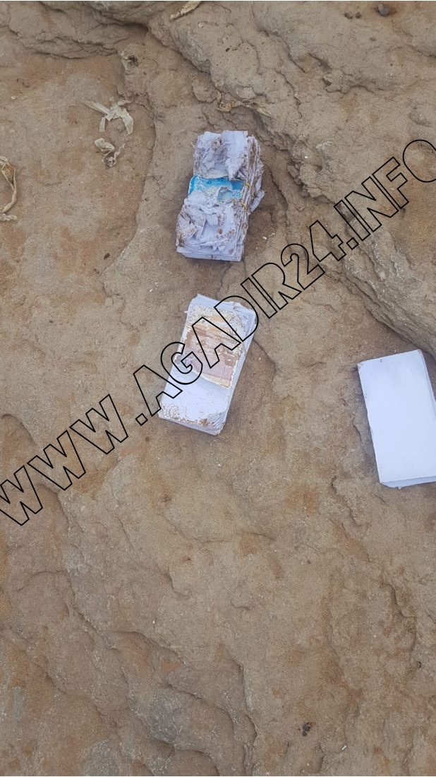 عاجل وبالصور .. استنفار أمني بشاطئ بأكادير بعد العثور على حقائب مليئة بالنقوذ