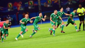 بالفيديو: المنتخب الجزائري يعبر لنهائي كأس افريقيا بعد مباراة مثيرة 9 a 51
