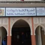 تيزنيت: مختل عقليا ينشر الرعب بشوارع المدينة وسط مطالب بتدخل الجهات الوصية