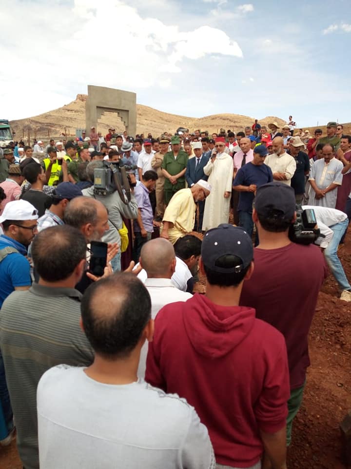 عاجل/ بالصور: الوزير ساجد وعامل تارودانت يشرفان على عملية تشييع ضحايا تارودانت