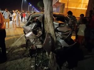 عاجل و بالصور: حادثة سير غريبة و مؤلمة بالقرب من نادي الضباط.