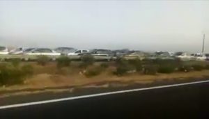 +فيديو: الرّحال تُشَدُّ إلى مناطق سوس ..عدسة مسافر توثق لانتظار طوابير السيارات ب"الأوتوروت" 6 أختناق مروري