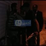 بالفيديو: حملة غير مسبوقة لتحرير الملك العمومي بتيزنيت، وعناصر الشرطة تحجز “جنوية ” خلال الحادث.
