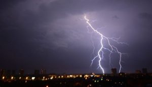زخات رعدية قوية