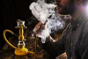 حملات السلطات تعجز عن احتواء ظاهرة "مقاهي الشيشا" بأكادير 6 الشيشا