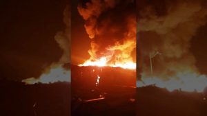 فيديو حصري يوضح كيف انفجرت قنينة غاز وسط حريق سيدي يوسف بأكادير 6 a 34