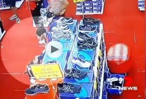 بالفيديو: لاعبو منتخب عربي يسقطون وسط فضيحة مدوية بقلب محل لبيع الملابس الرياضية بأستراليا. 5 a 41
