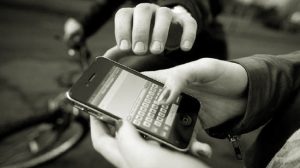 أخطر لصوص الهواتف بإنزكان، ما زال حرا طليقا، وشكاية متضررة تنتظر التفعيل. (+صورة) 5 لصوص الهواتف