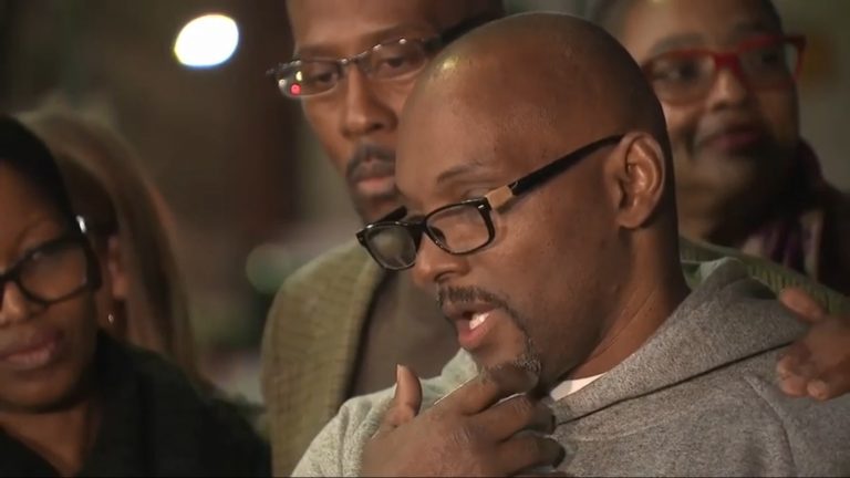 إطلاق سراح ثلاثة مواطنين أبرياء ظهرت براءتهم بعد قضائهم 36 عاما في السجن