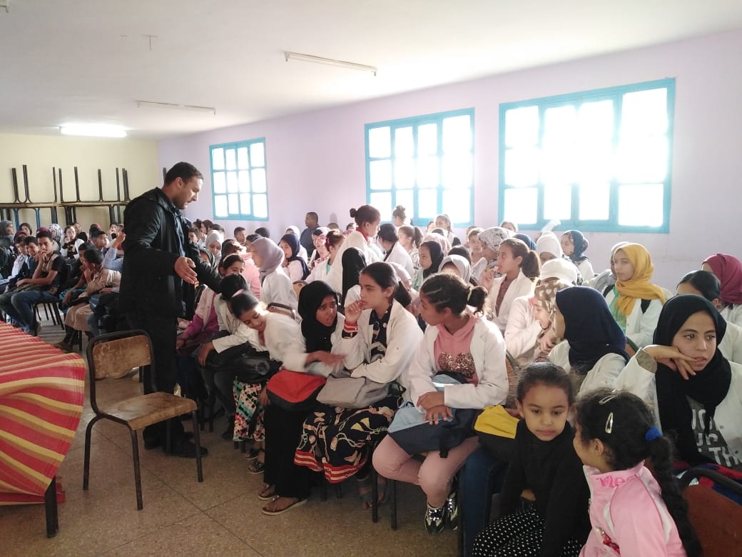 ثانوية عثمان بن عفان الإعدادية بأولاددحو تحتفل بذكرى المسيرة الخضراء وعيد الاستقلال المجيد