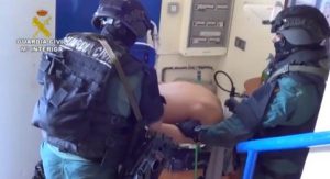 +فيديو: جثة مهندس بإسبانيا، تقود إلى اعتقال كوموندو يتزعمه مغربي وعشيقته يستدرجان الضحايا انطلاقا من موقع دردشة.