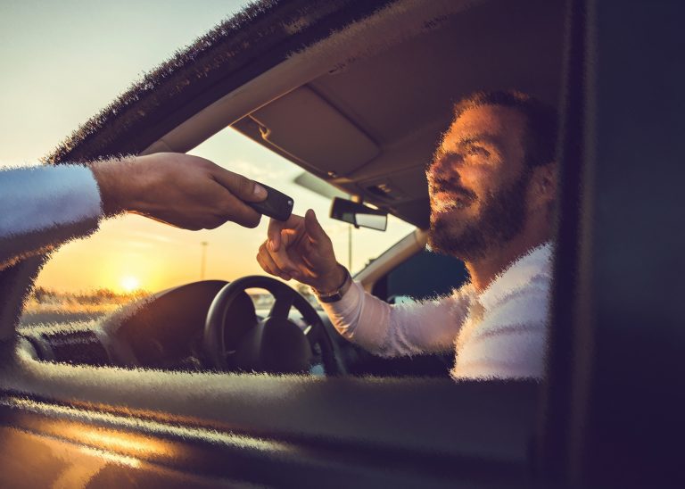 أكادير:أرباب وكالات كراء السيارات تحتج ضد لامبالاة الوزارة الوصية