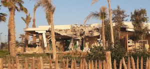 أكادير 24 تنفرد بنشر صور وفيديو لأول مرة عن الفنادق والفيلات الفاخرة التي حولتها الجرافات الى دمار بمشروع تغازوت بعدما ذكتها مع الارض دكا . 3 دمار بمشروع تغازوت 7