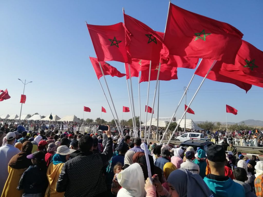 حشود من المواطنين يحجون إلى الدراركة لاستقبال تاريخي للملك 10