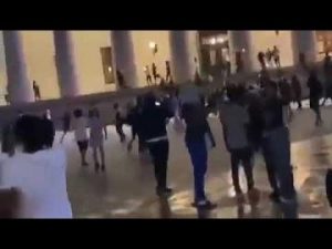 محتجون يقتحمون البيت الأبيض 7 a 57