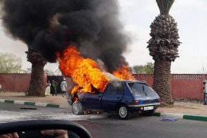 بالصورة : احتراق سيارة في الطريق الرابطة بين إنزكان و أيت ملول.