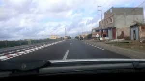خطير: جانحون يقطعون الطريق السريع قرب مطار أكادير ويعرضون حياة السائقين للخطر 4 téléchargement 1