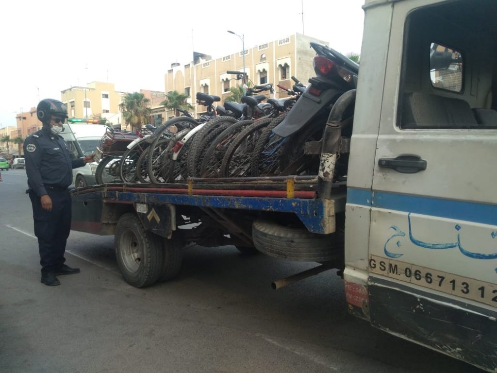 أولاد تايمة: حملة أمنية واسعة تسفر عن حجز العشرات من الدراجات النارية والعادية بالسوق البلدي