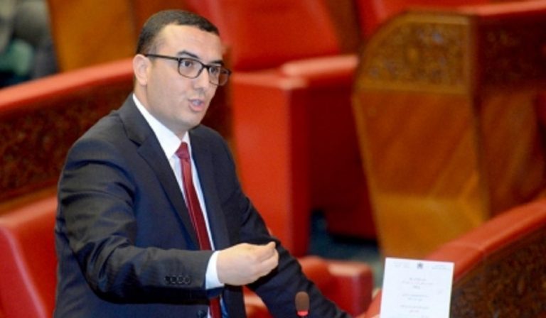 الوزير أمكراز يحمل خبرا سارا للمفصولين من العمل بسبب جائحة كورونا.