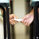 الصين تتخذ قرارا غير مسبوق بخصوص ذبح الدواجن أو بيعها حية لمقاومة الفيروسات.