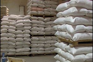 لجنة مشتركة بمدينة بيوكرى تضبط كميات كبيرة من المواد الغذائية المتلاعب بها 5 تزنيت