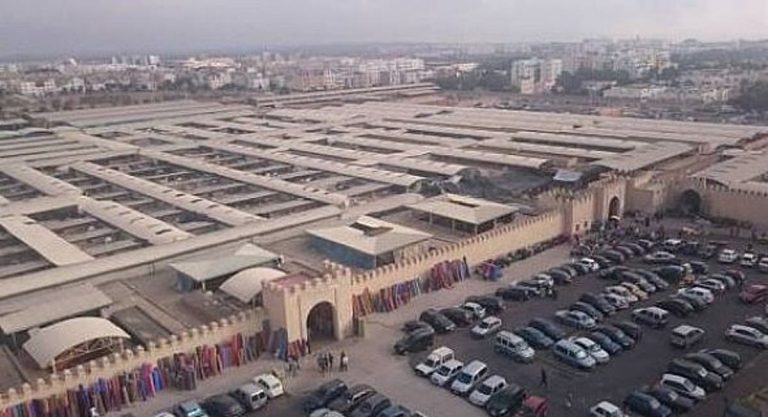 جمعيات التجار تطالب بتمديد إغلاق المركب التجاري سوق الأحد بأكَادير لما بعد الثالثة زوالا.