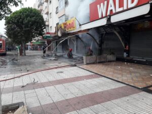 عاجل: انفجار قوي وسط محل للمأكولات بأكادير يخلف خسائر فادحة وسط استنفار المسؤولين.(+بالفيديو و الصور) 2 أكادير