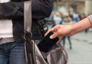 سرقة هاتف تقود إلى توقيف عصابة متخصصة في بالسرقة بالخطف وباستعمال ناقلة بايت ملول.