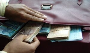 اختلاس أموال عمومية