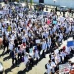 “رابور” يقترح حلا لإنقاذ المقاهي في رمضان، وسط اتهامات بالتحريض ضد الإسلام.