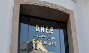 أكادير : تعطيل إمداد ساكنة حي كبير بعدادات الكهرباء، يؤجج غضب المواطنين.