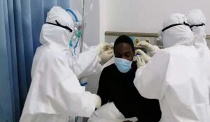 بطء عمليات التلقيح وانتشار متحورات كورونا، والصحة العالمية تحذر من "بؤرة جديدة لكورونا" في إفريقيا. 12 افريقيا