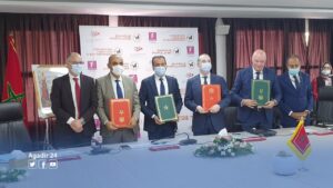 أكادير : توقيع اتفاقية استراتيجية لإنشاء المقاولات و البنك الشعبي وسط-جنوب، بين المركز الجهوي للاستثمار سوس-ماسة و الوكالة الوطنية لإنعاش التشغيل و الكفاءات و مؤسسة البنك الشعبي