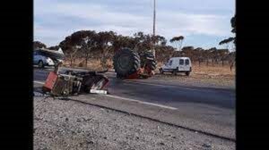 إصطدام قوي بين سيارة وجرار بتيزنيت