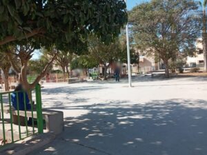 أكادير (+صور) : حديقة تشكو وضعها المتردي، في ظل انعدام تدخل مسؤول من طرف الجهات الوصية .