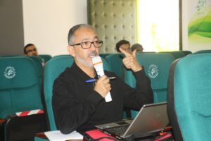 اختيار قيادي محلي بارز سابقا من حزب العدالة والتنمية، وكيلا للائحة الميزان للانتخابات الجماعية بإنزكان. 6 عبد الله ايت محمد