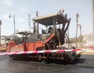تزفيت الطريق الرابطة بين أكادير وانزكان 1