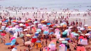 وفود تحج لشواطئ شمال أكادير بسبب الحرارة المفرطة، وسط مطالب بتهيئتها بالشكل المطلوب