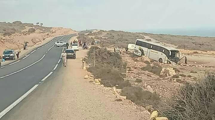 نجاة ركاب حافلة بطريق الموت بأكادير من الموت خلال حادث اصطدام قوي مع سيارة +”صورة”