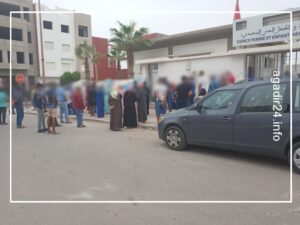 أكادير : ازدحام أمام مركز التلقيح كوفيد-19 ينذر بتفشي الفيروس.