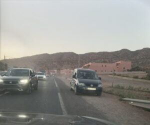اختناق مروري و”بلوكاج” بالطريق الرابطة بين أورير و مدينة أكادير .