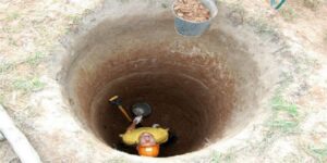 محاولة تشطيب بئر تودي بحياة شخصين