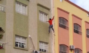 محاولة هروب فاشلة تتسبب في إصابات متفاوتة الخطورة لمجرم خطير